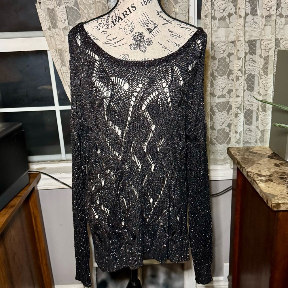 ‘90’s Black and Gold Crew Neck Sweater with Long Sleeves and Openwork Design